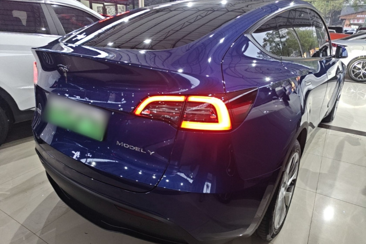 Tesla Model Y 2022 #7 Tesla Model Y 2022 صورة سيارة #7