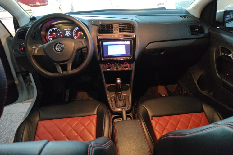 Volkswagen Polo 2019 car image #10
