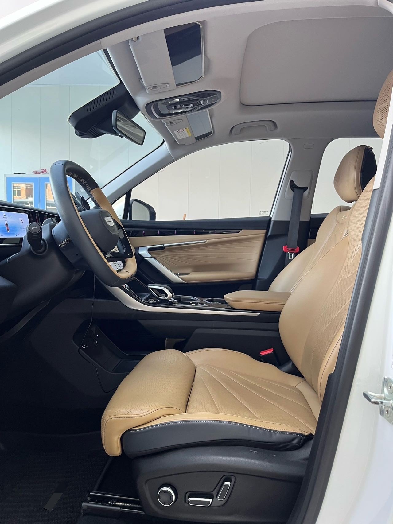 GEELY Boyue L 2023 car image #4