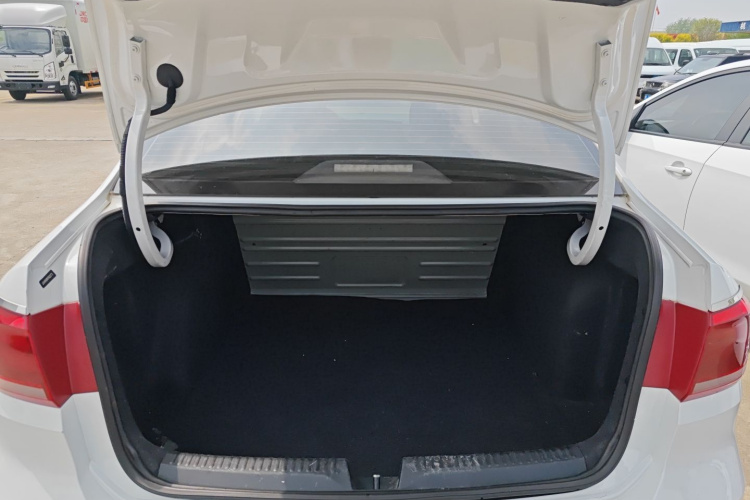 Volkswagen Santana 2015 car image #19