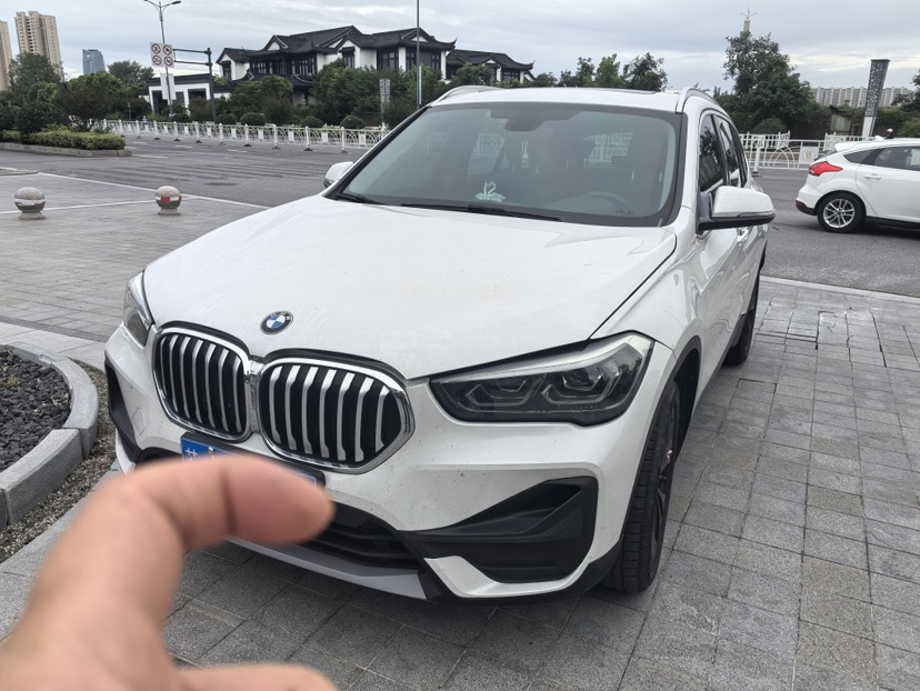 BMW X1 2019 BMW X1 2019 car image