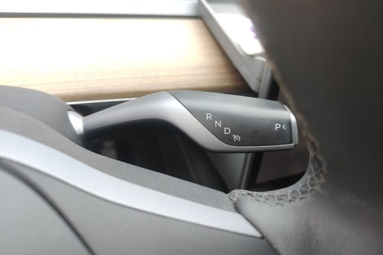 Tesla Model Y 2022 #14 Tesla Model Y 2022 car image #14