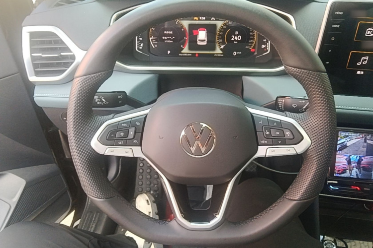 Volkswagen Tharu 2024 car image #11