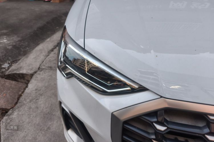 Audi Q3 2019 car image #8
