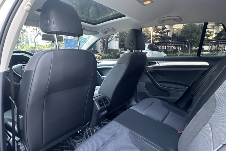 Volkswagen Golf 2019 #16 Volkswagen Golf 2019 car image #16