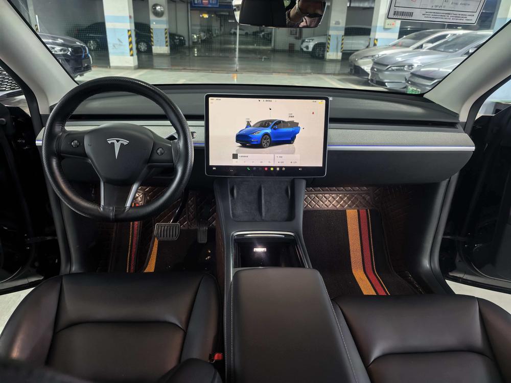 Tesla Model Y 2024 car image #11
