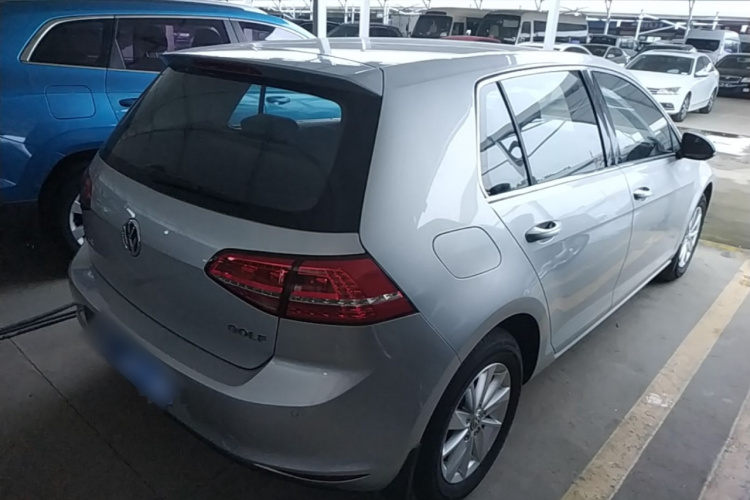 Volkswagen Golf 2015 car image #5