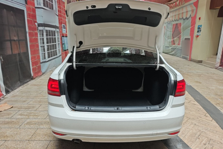 Volkswagen Lavida 2017 car image #19