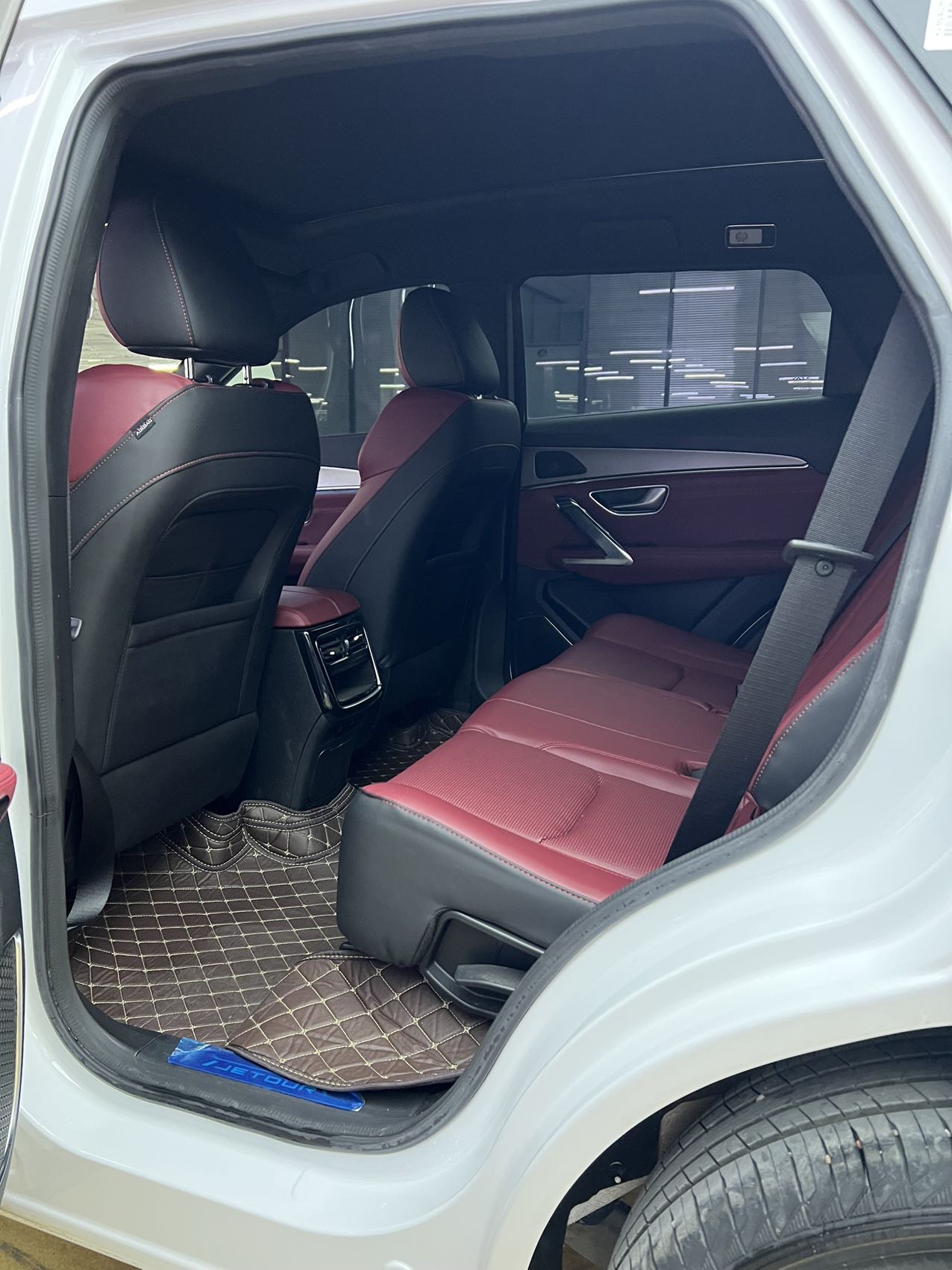 Jetour X70 PLUS 2023 #8 Jetour X70 PLUS 2023 car image #8