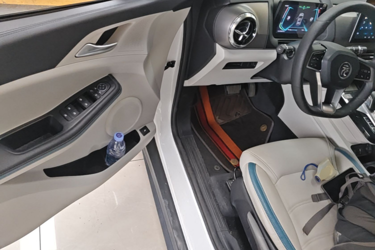 BYD Yuan Pro 2023 #16 BYD Yuan Pro 2023 car image #16