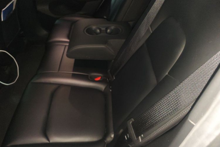 Tesla Model Y 2023 #14 Tesla Model Y 2023 car image #14