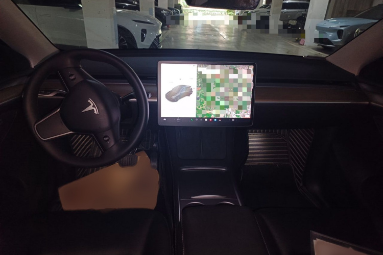Tesla Model Y 2021 car image #12