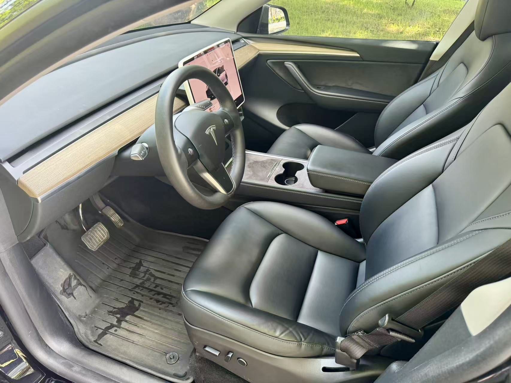 Tesla Model Y 2022 car image #4