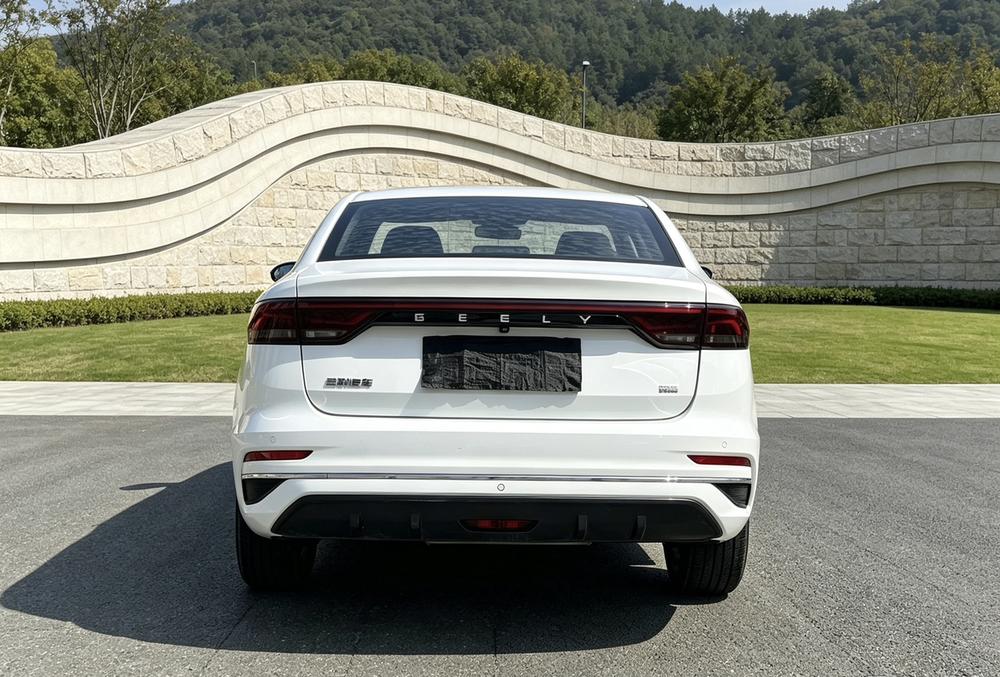 GEELY Emgrand 2022 #5 GEELY Emgrand 2022 imagen de coche #5