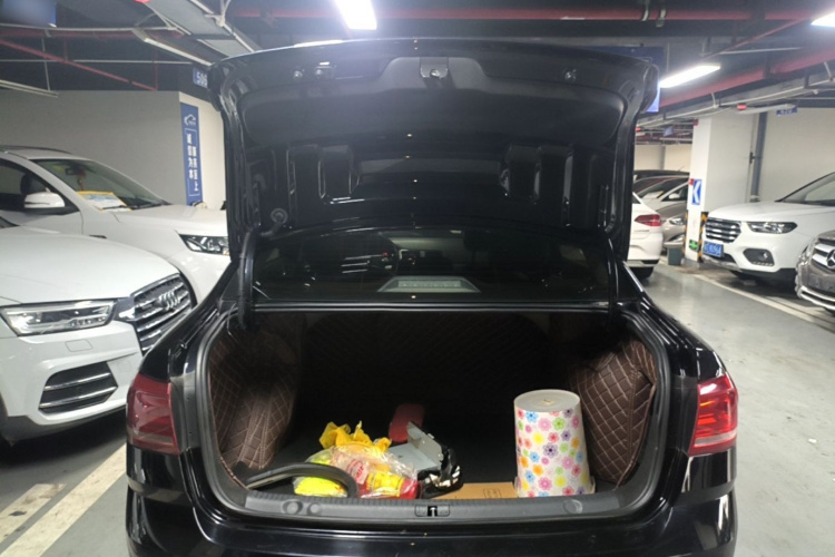 Volkswagen Lavida 2018 car image #19
