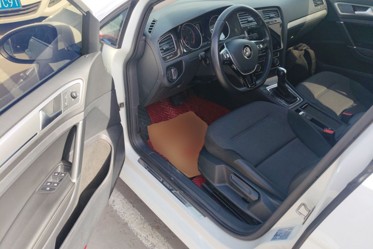 Volkswagen Golf 2020 صورة سيارة #16