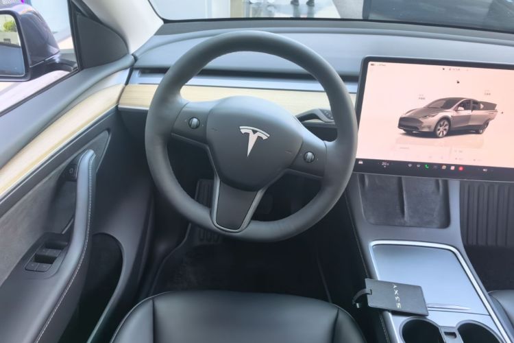 Tesla Model Y 2022 #12 Tesla Model Y 2022 car image #12