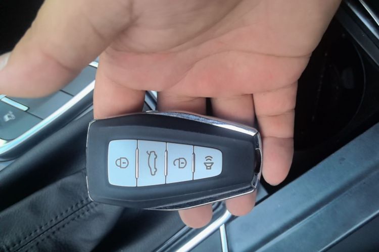 GEELY Emgrand 2019 #9 GEELY Emgrand 2019 car image #9
