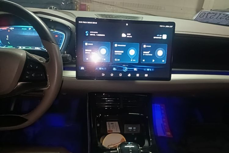 BYD Han 2023 car image #13
