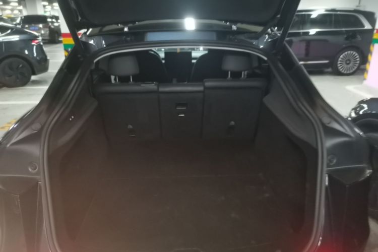 Tesla Model Y 2025 #19 Tesla Model Y 2025 immagine di auto #19
