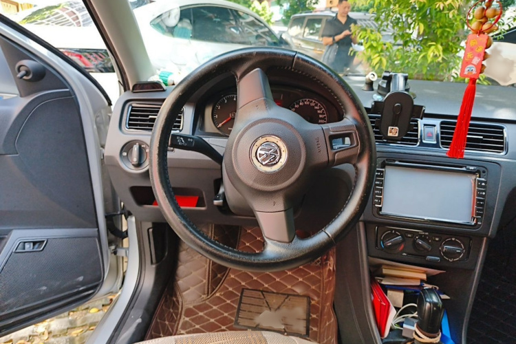 Volkswagen Santana 2015 car image #15