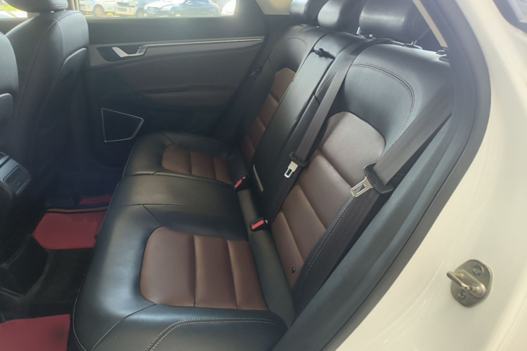 GEELY Emgrand GS 2018 car image #17