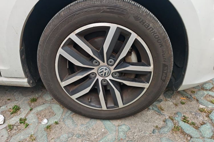 Volkswagen Golf 2017 car image #9