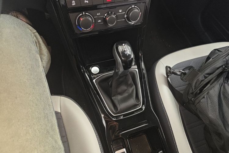 Volkswagen Tharu 2024 car image #14