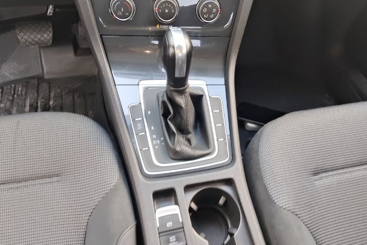 Volkswagen Golf 2019 #14 Volkswagen Golf 2019 car image #14