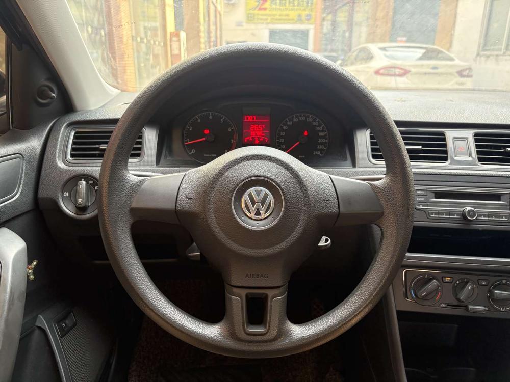 Volkswagen Santana 2015 car image #11