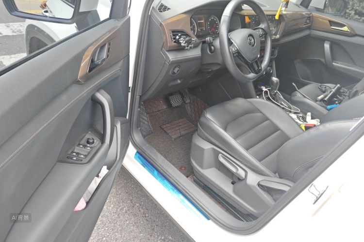 Volkswagen Tharu 2020 car image #18