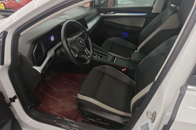 Volkswagen Golf 2021 car image #19
