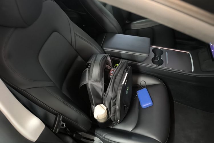 Tesla Model Y 2022 car image #24