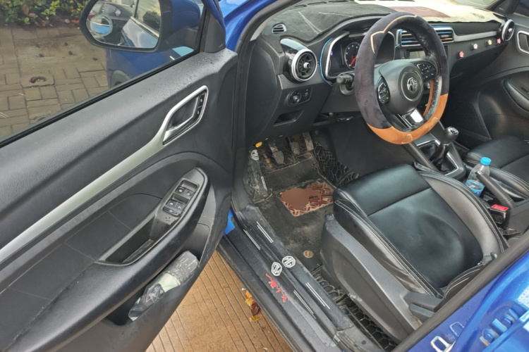 MG ZS 2019 car image #16