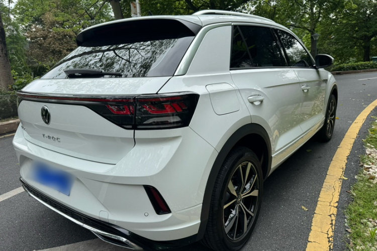 Volkswagen T-Roc 2025 car image #5