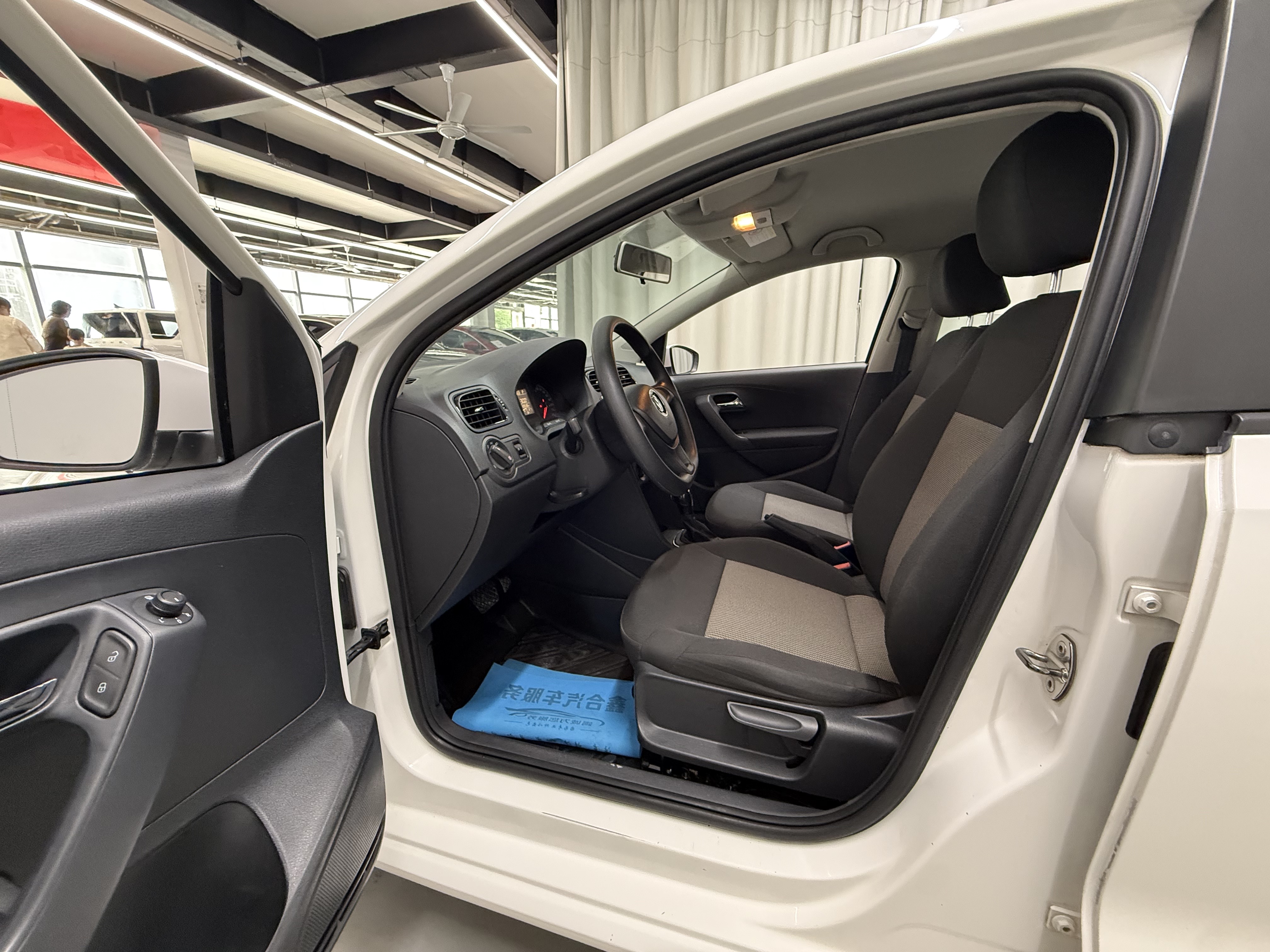 Volkswagen Polo 2016 #6 Volkswagen Polo 2016 car image #6