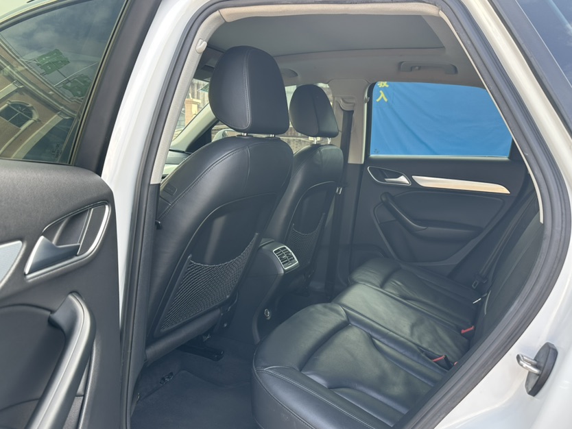 Audi Q3 2016 car image #5