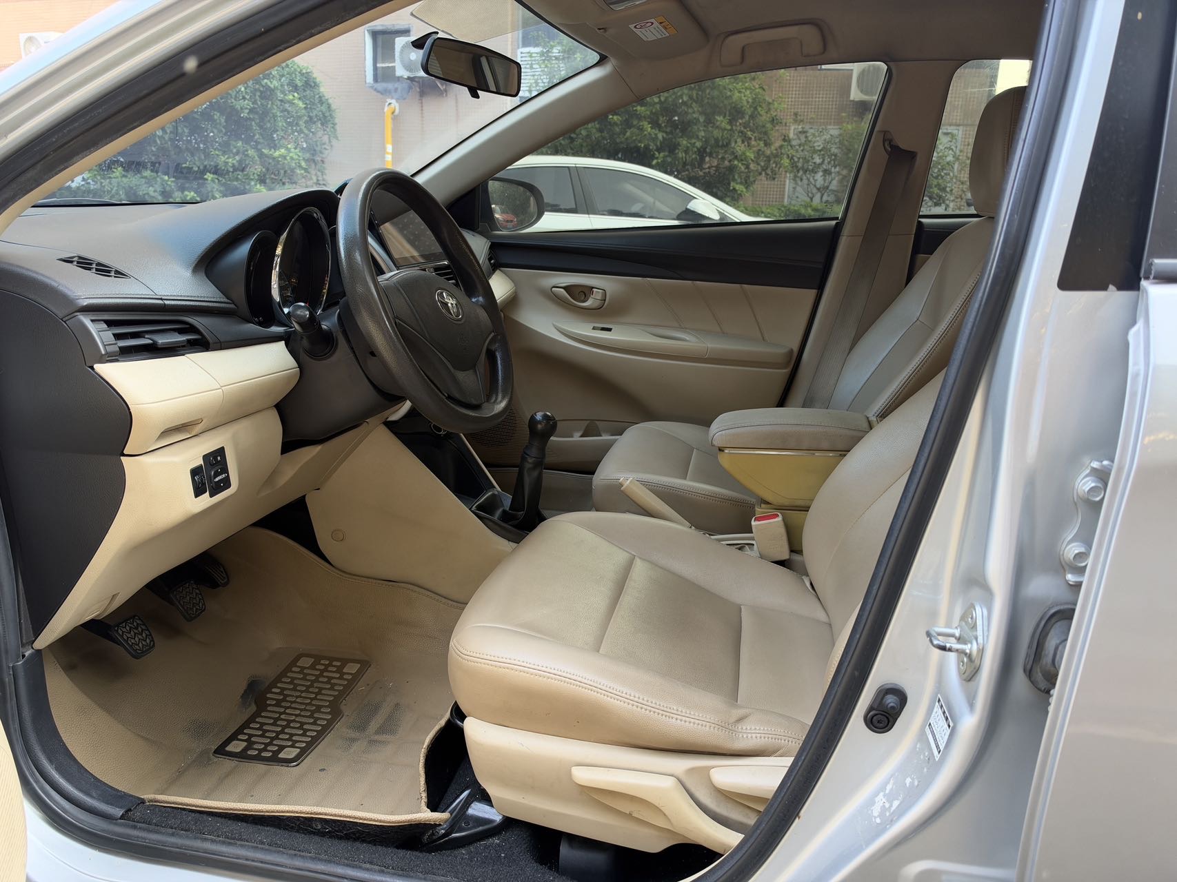 Toyota Vios 2015 imagen de coche #8