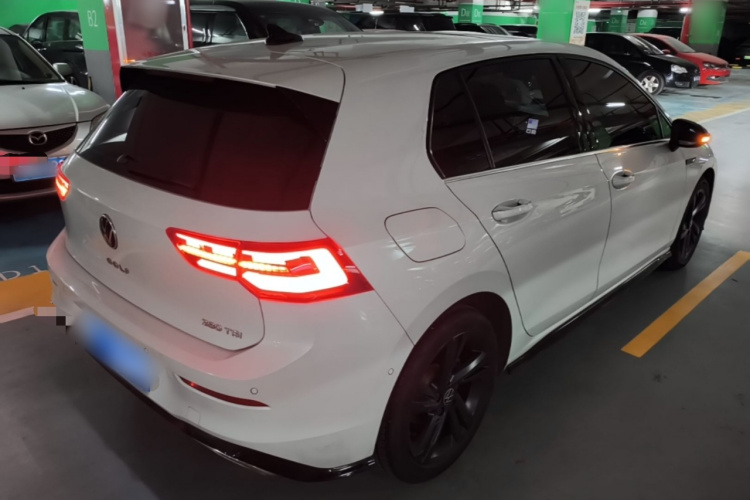 Volkswagen Golf 2022 car image #7