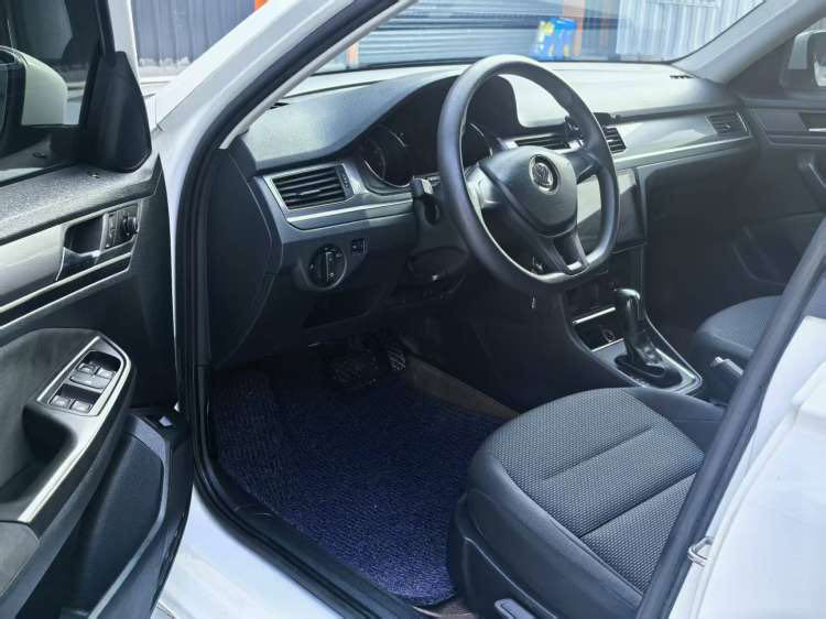 Volkswagen Bora 2017 #4 Volkswagen Bora 2017 car image #4