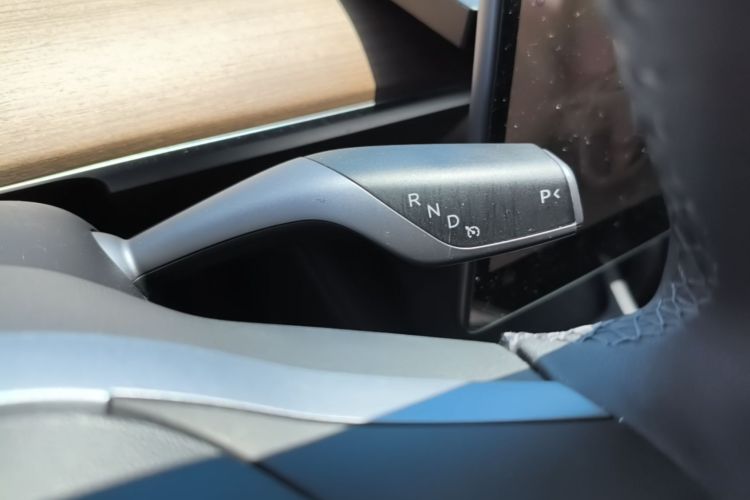 Tesla Model 3 2022 car image #18