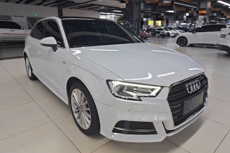 Audi A3 2018 car image #4