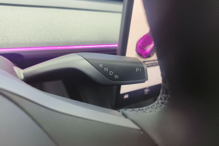 Tesla Model Y 2024 car image #18