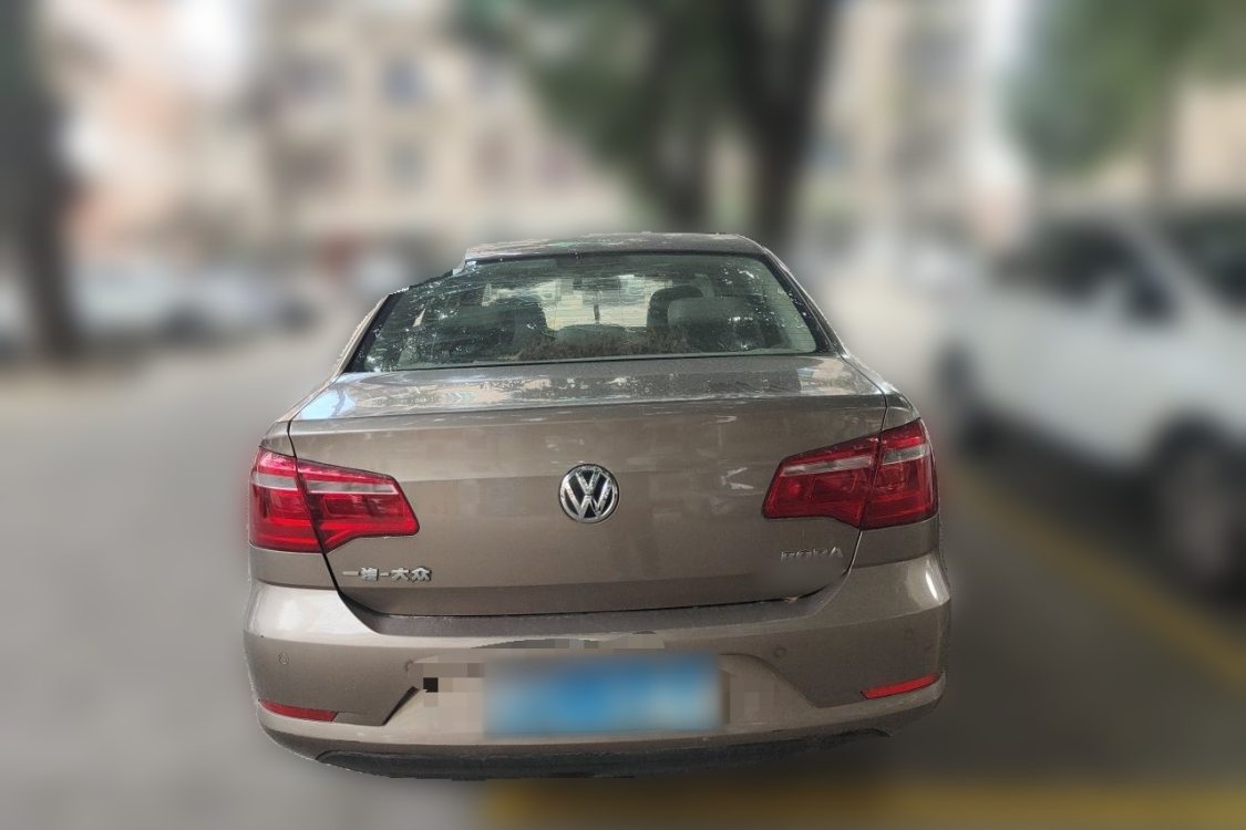 Volkswagen Bora 2014 car image #6