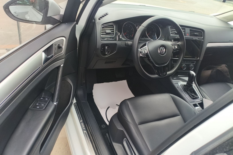 Volkswagen Golf 2020 #16 Volkswagen Golf 2020 car image #16