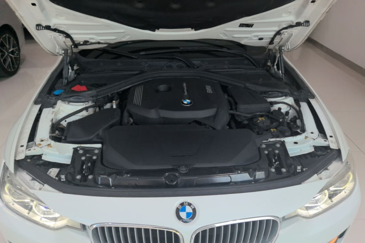 BMW 3 Series 2018 #20 BMW 3 Series 2018 car image #20
