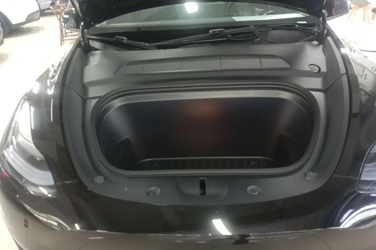 Tesla Model Y 2023 immagine di auto #20