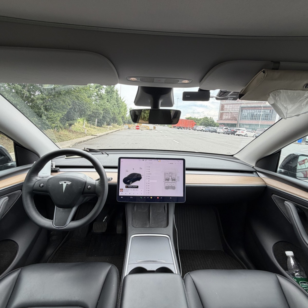 Tesla Model Y 2021 #8 Tesla Model Y 2021 car image #8