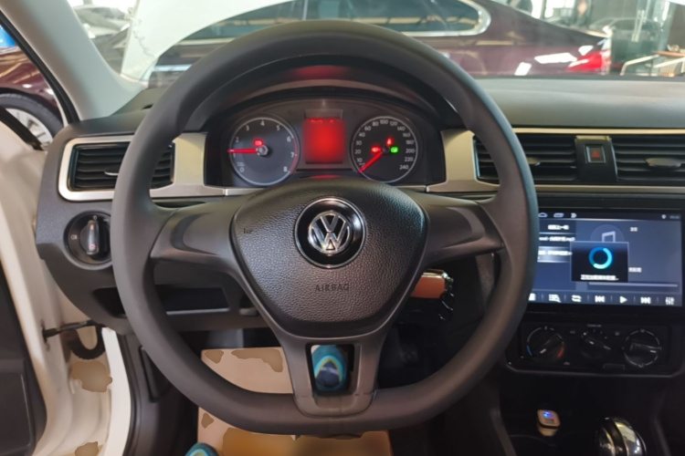 Volkswagen Santana 2018 car image #11