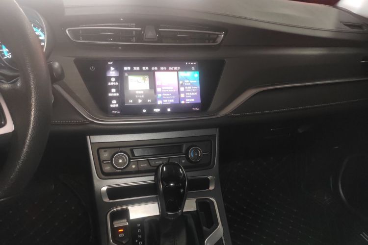 GEELY Emgrand 2020 #13 GEELY Emgrand 2020 car image #13